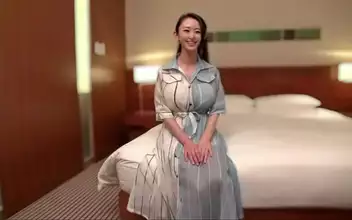 中国 Hot Moaning Babe Takes Huge Dick For A