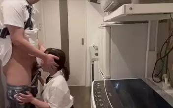 挺进 Sensual Asian Beauty Teases Pussy, Takes Him Deep