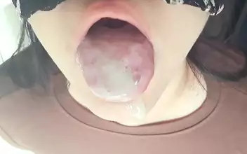奶水 Sizzling Japanese MILF Desires Young Stud for Hot