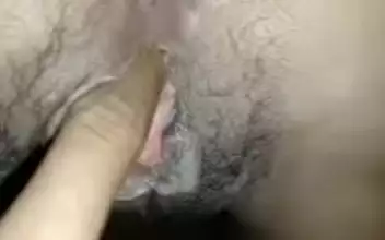 黄色 Passionate Night-Hairy Japanese Beauty's Intense Bed Adventure