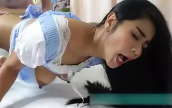 喷水 Adorable Asian Teen Shows Off Her Curves For