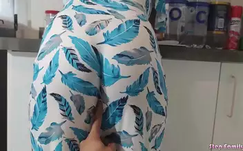 扒开 Seductive Asian Babe Deeply Takes His Hard Cock