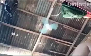 日本 在线视频 Asian Students Take Their Submissive Teacher Roughly