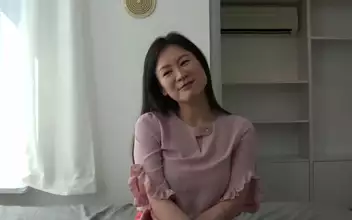 极品 av电影 Naughty Office Secretary Seduces Boss For Sultry Hardcore