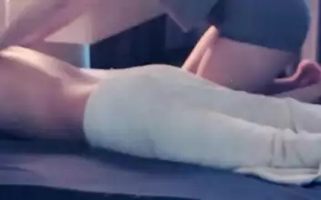 床戏 Passionate Asian Teen Engulfs Cock in Steamy Sex